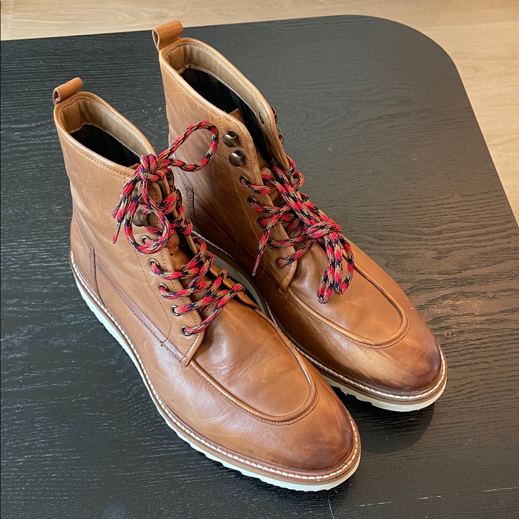 Men's Tan Leather Chukka Boots With Red-Accent Laces